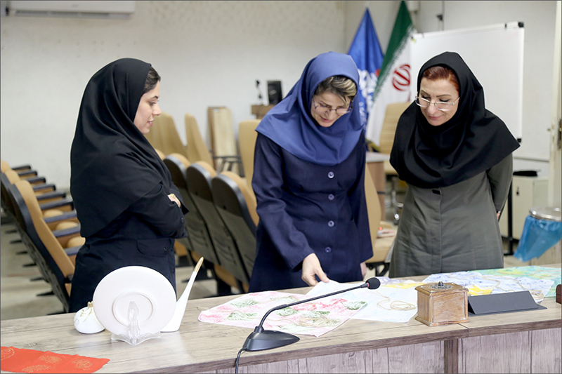 برگزاری نمایشگاه " نقاشی روی پارچه " در منطقه فارس 3