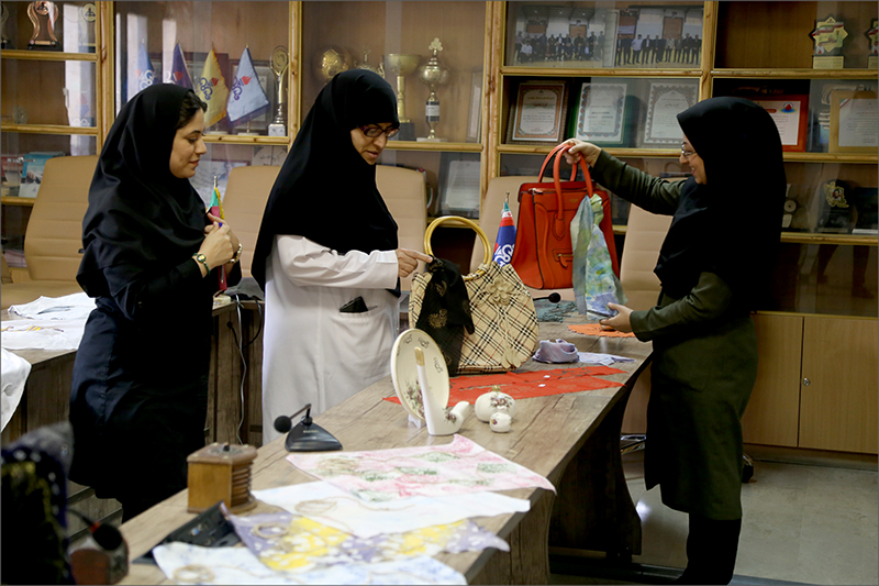 برگزاری نمایشگاه " نقاشی روی پارچه " در منطقه فارس 11