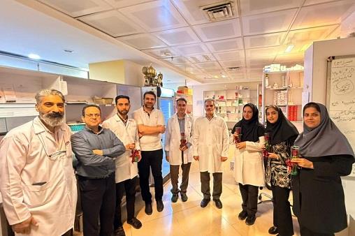 پزشک و داروساز و کارمند  45