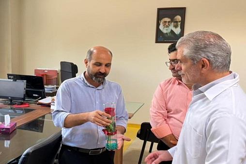 پزشک و داروساز و کارمند  43