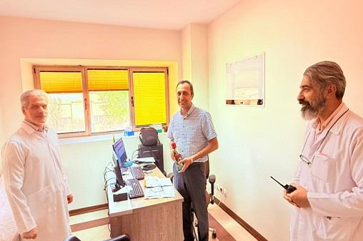 پزشک و داروساز و کارمند  41