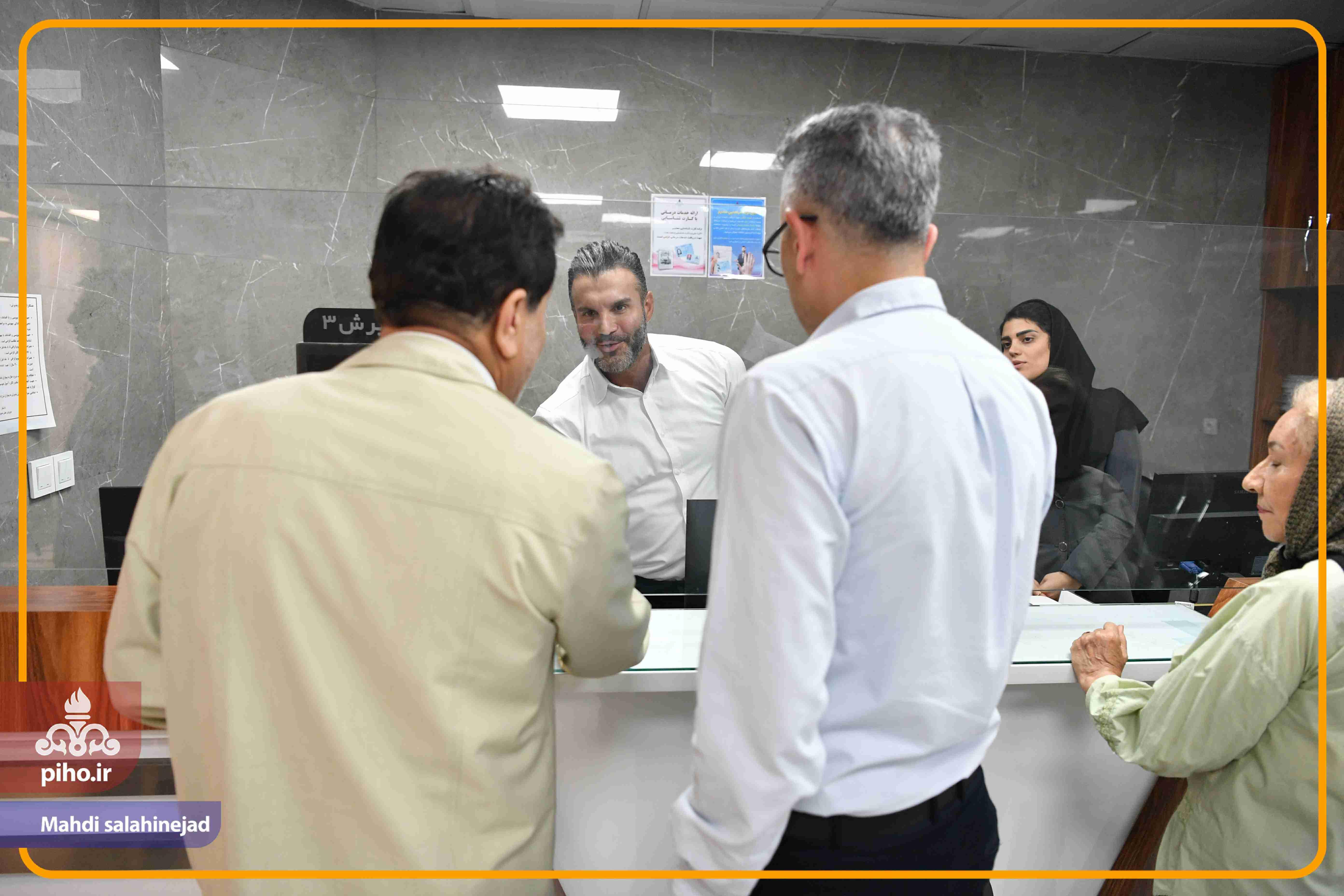 بازدید دکتر شجاع بیمارستان تهران 84