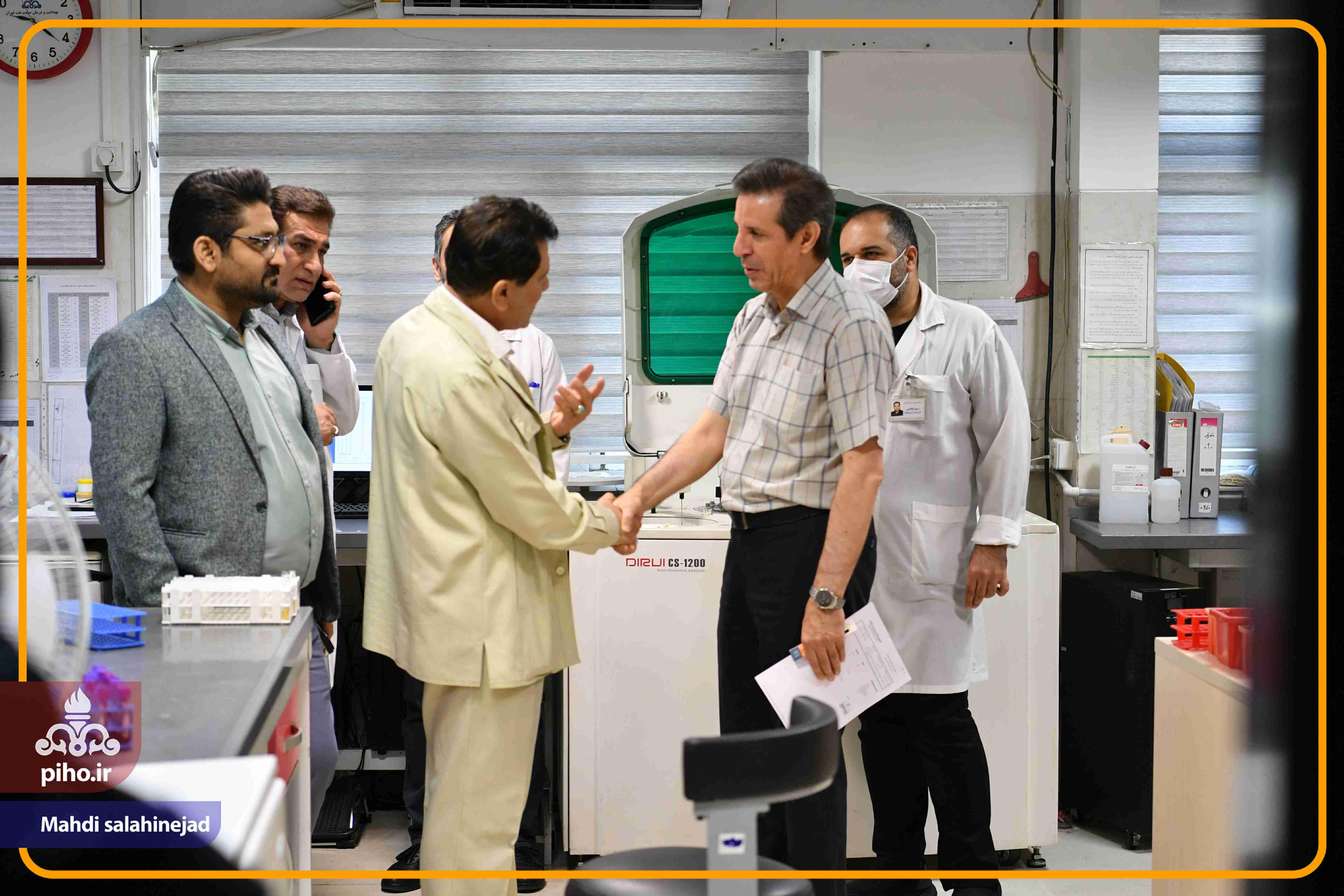 بازدید دکتر شجاع بیمارستان تهران 72