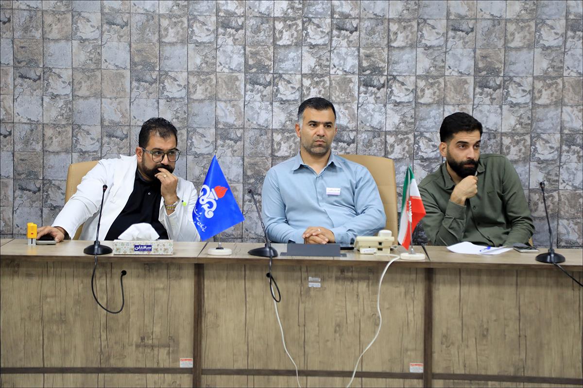 چالش های اداری کارکنان منطقه فارس با حضور رییس امور اداری سازمان بررسی شد 13