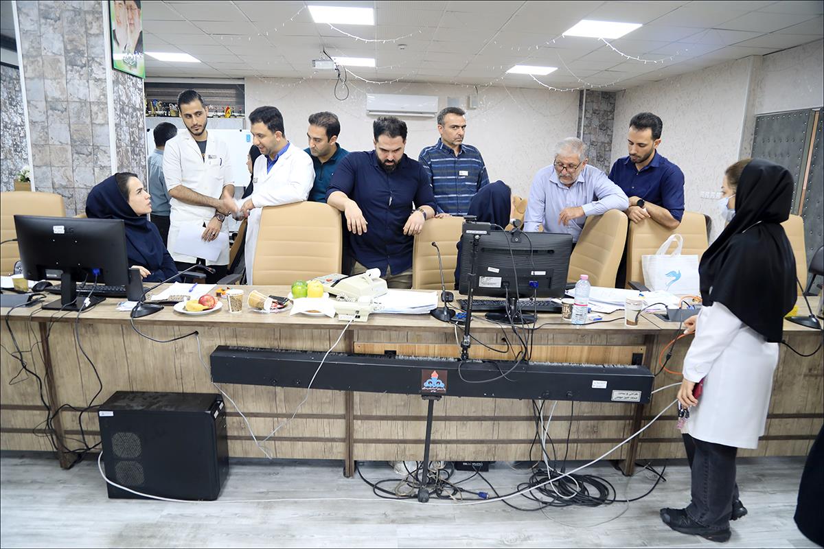 چالش های اداری کارکنان منطقه فارس با حضور رییس امور اداری سازمان بررسی شد 8