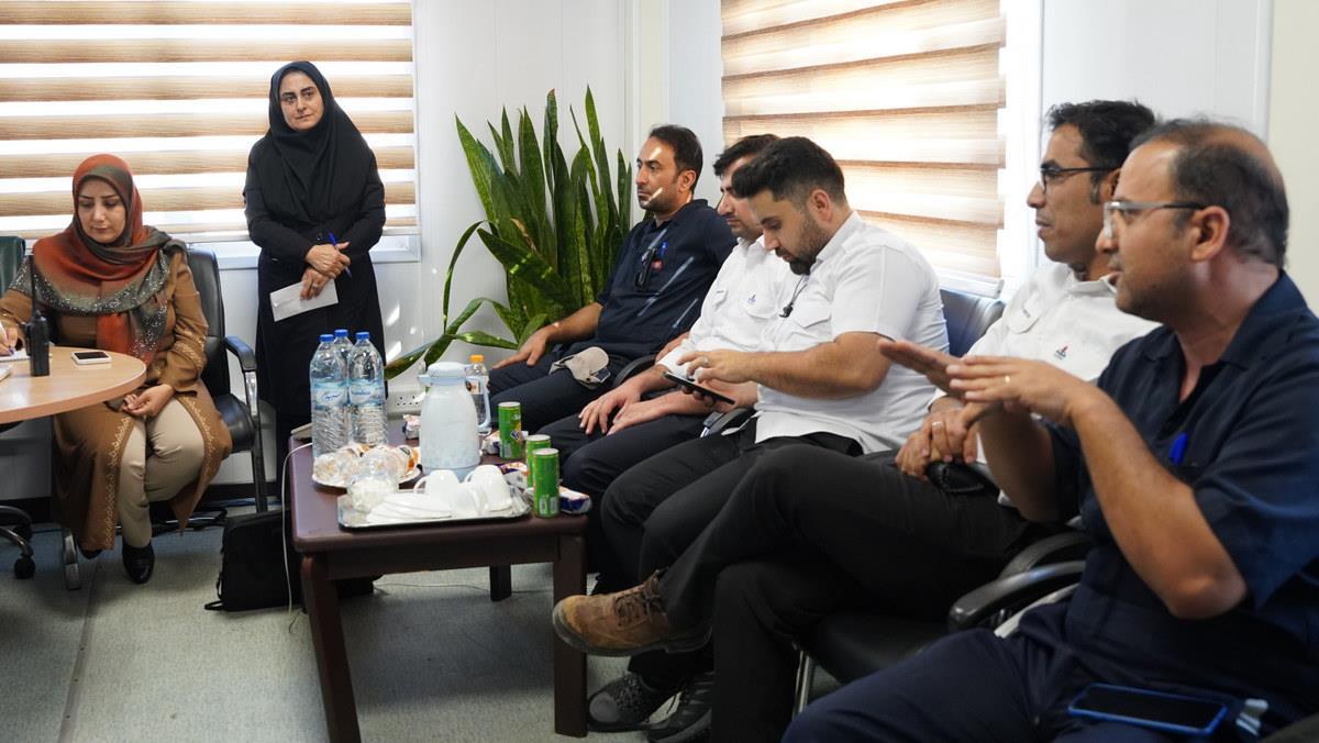 مدیرعامل شرکت پایانه‌های نفتی ایران-2 8