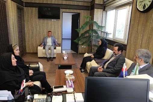 بازدید دکتر دقایقی و همکارانش 42