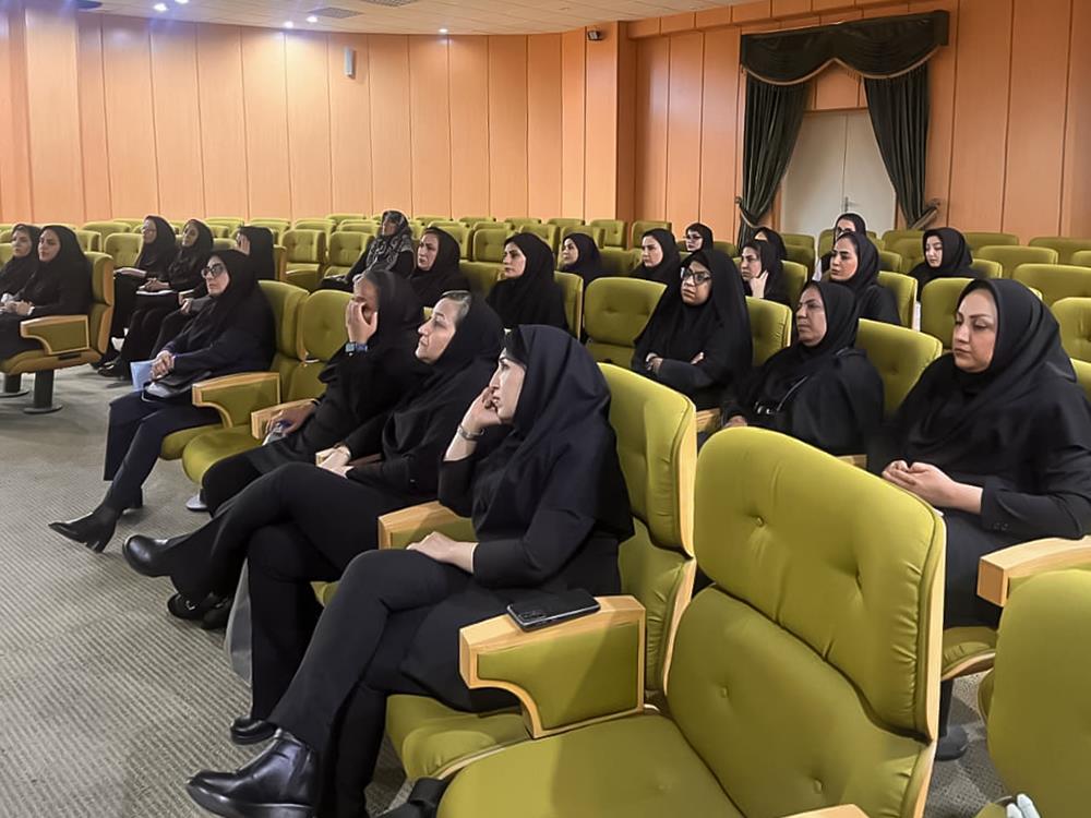 کارگاه آموزشی غربالگری و تشخیص زودهنگام سرطان سینه  2