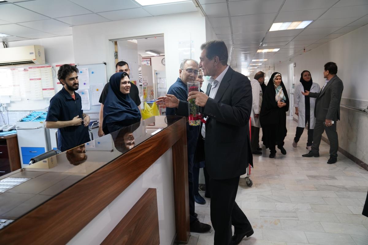 اهدای گل پرستار 1404 72