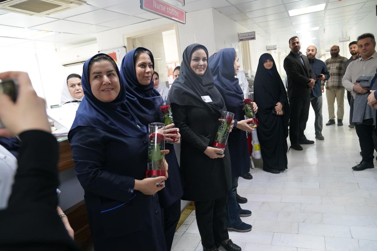 اهدای گل پرستار 1404 65