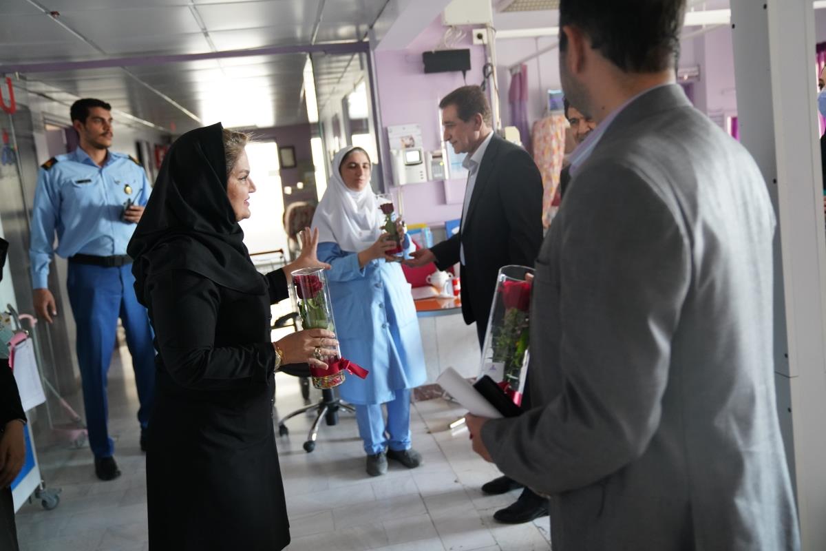 اهدای گل پرستار 1404 52