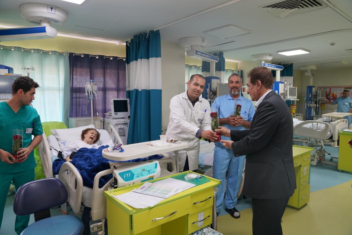 اهدای گل پرستار 1404 47