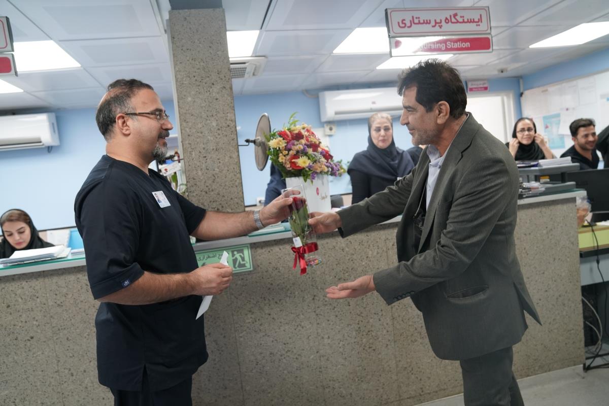 اهدای گل پرستار 1404 35