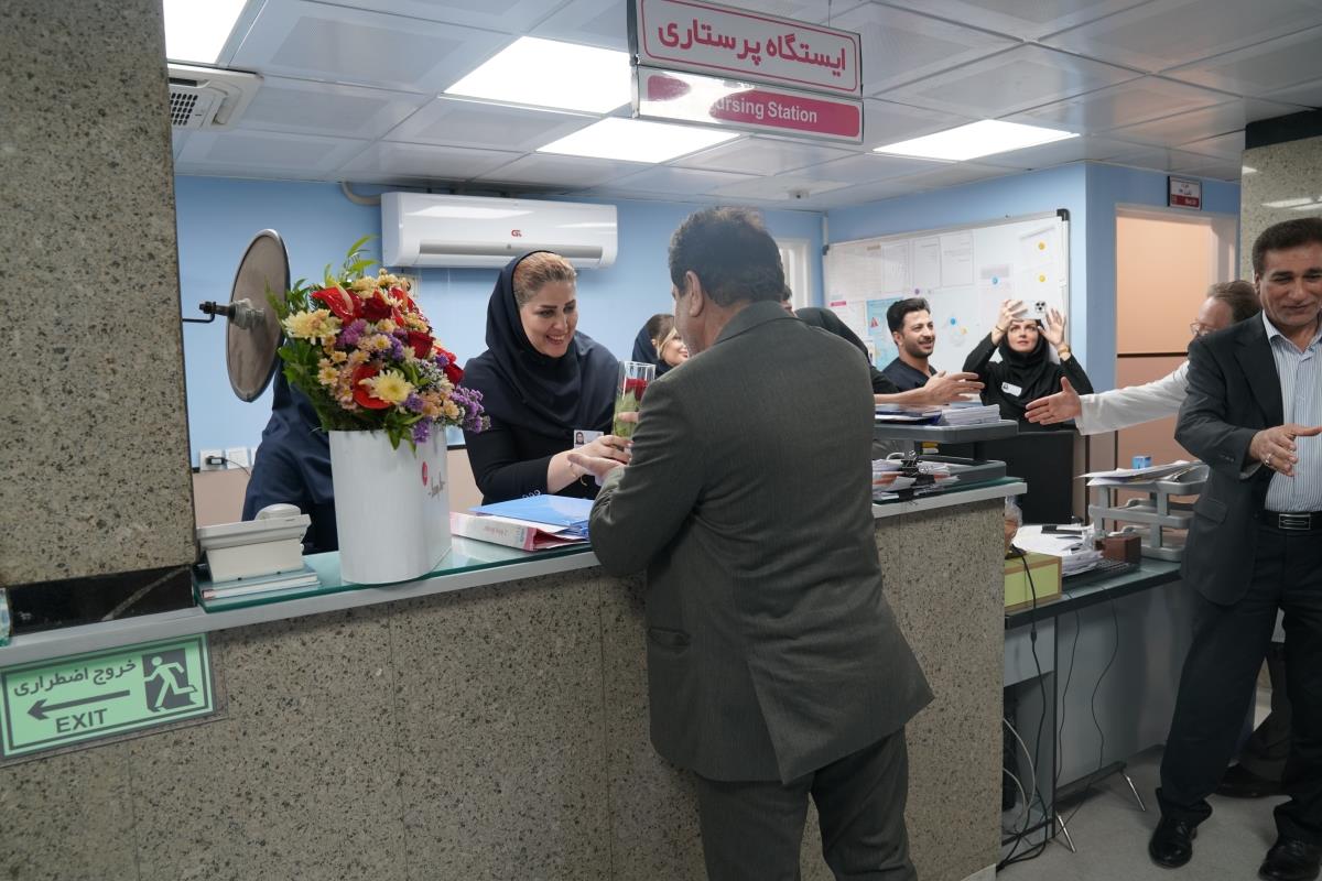 اهدای گل پرستار 1404 34