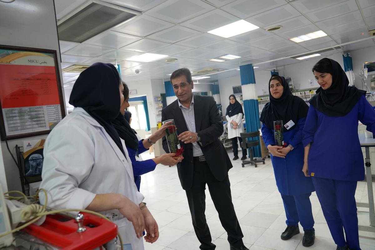 اهدای گل پرستار 1404 28