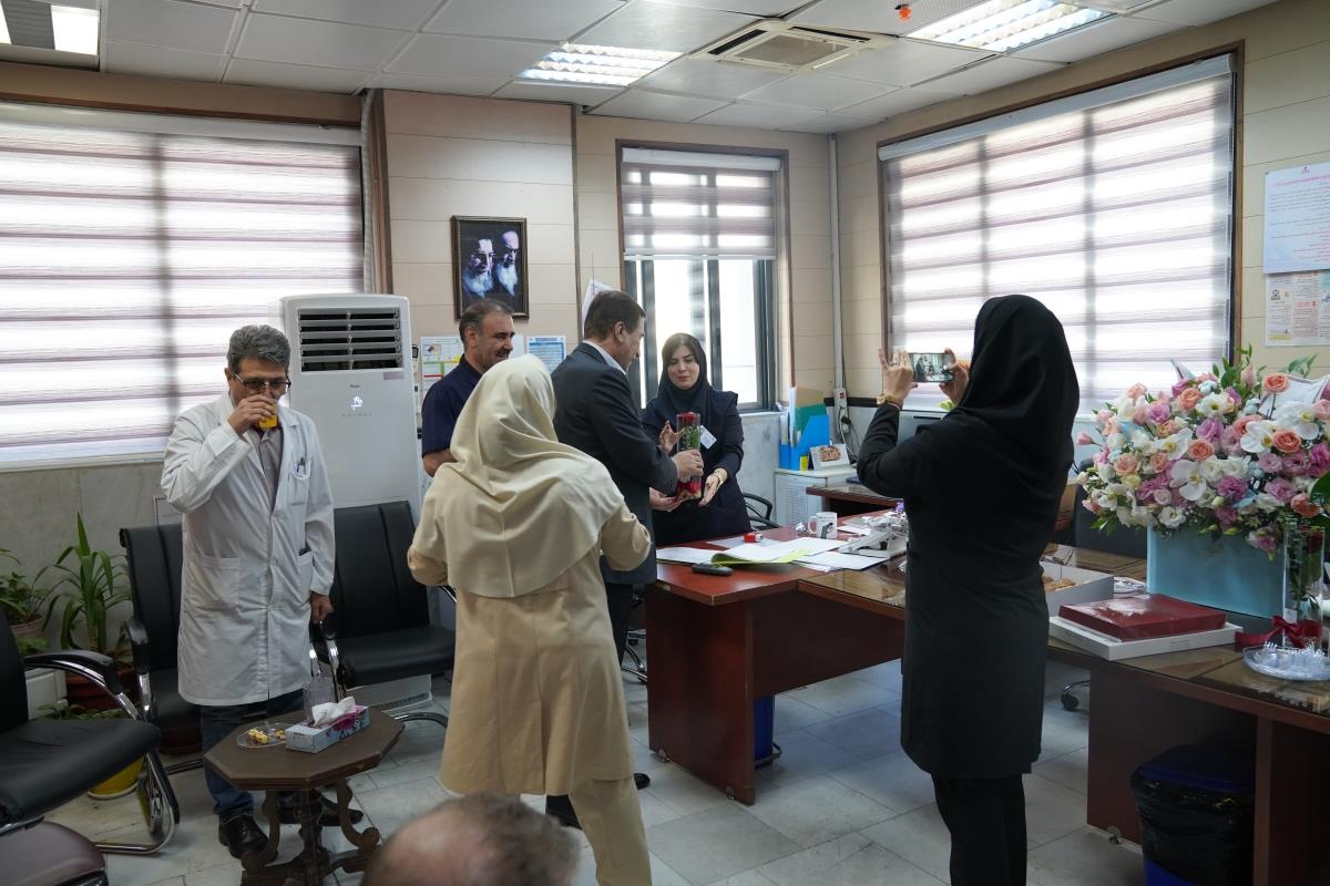 اهدای گل پرستار 1404 1