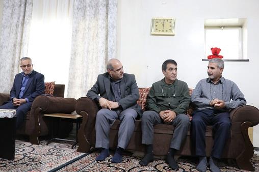 دیدار با خانواده شهدا-هفته بسیج