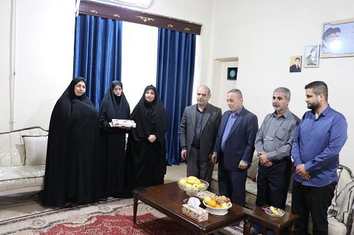 دیدار با خانواده شهدا-هفته بسیج