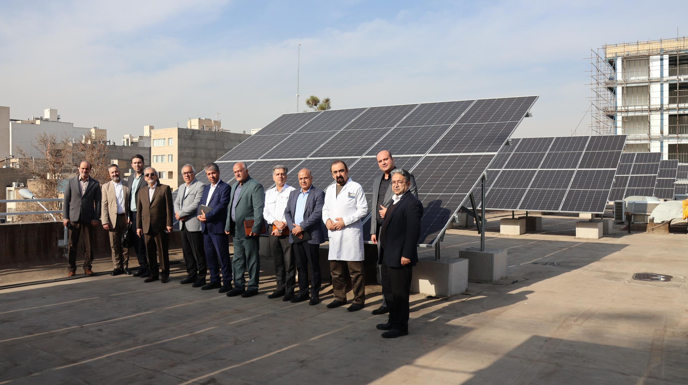 افتتاح نیروگاه خورشیدی  1
