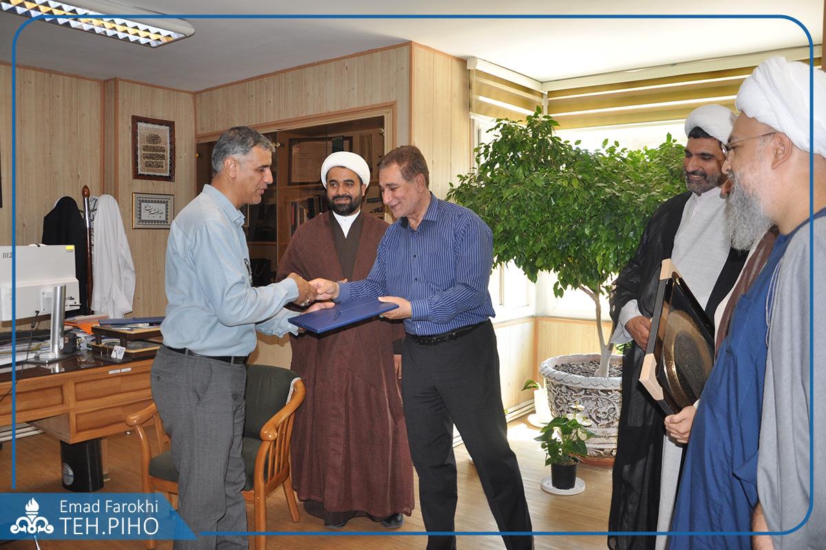 امامان جماعت 12