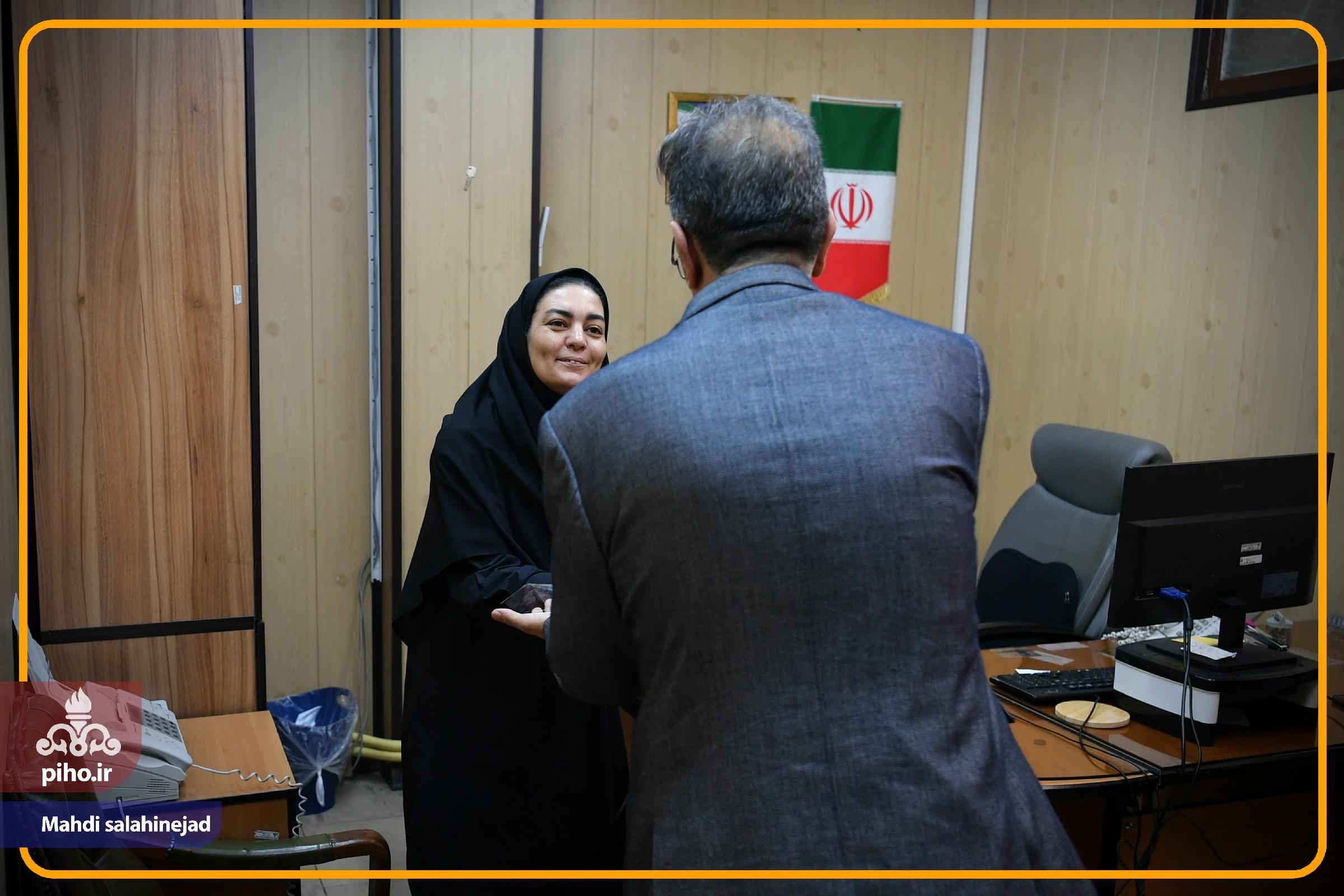 روز کارمند 57